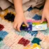 Avec Nathan La Petite École – Les Contraires, votre enfant apprend à reconnaître les opposés (grand/petit, jour/nuit...) dès 3 ans. Un jeu éducatif simple et ludique pour enrichir son vocabulaire.