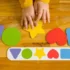 Nathan La Petite École – En Route vers la Maternelle accompagne les enfants dès 2 ans dans leurs premiers apprentissages avant l’école. Un jeu éducatif complet et ludique.