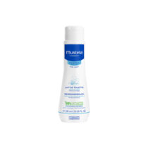 Nettoyez et apaisez la peau de bébé en douceur avec le lait de toilette sans rinçage Mustela 200ml. Idéal pour le visage, le corps et le siège dès la naissance.
