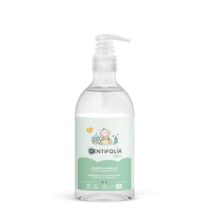 Le liquide vaisselle bébé Centifolia 500ml nettoie efficacement biberons, tétines et vaisselle de bébé. Hypoallergénique, sans parfum, certifié bio, doux pour la peau et l’environnement.