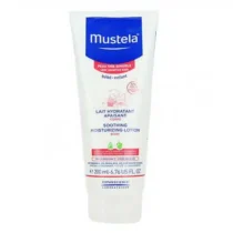 Apaisez et hydratez la peau très sensible de bébé avec le lait corps Mustela 200ml. Sans parfum, haute tolérance, dès la naissance. Texture légère et apaisante.