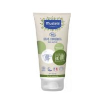 Hydratez et protégez la peau fragile de bébé avec Mustela Crème Hydratante Bio 150ml. Formule sans parfum, certifiée Bio, visage et corps, dès la naissance.